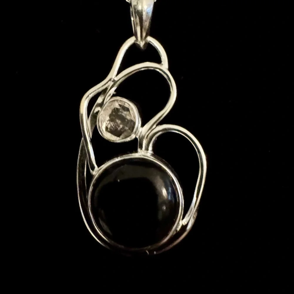 Sterling Silver Black Onyx Pendant complete with chain- Very classy & Elegant‎